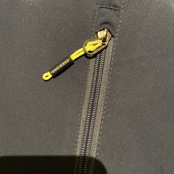 New Balance Light Jacket - Picture 6 of 7
